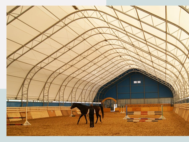 Строительство конных манежей в Кольчугине